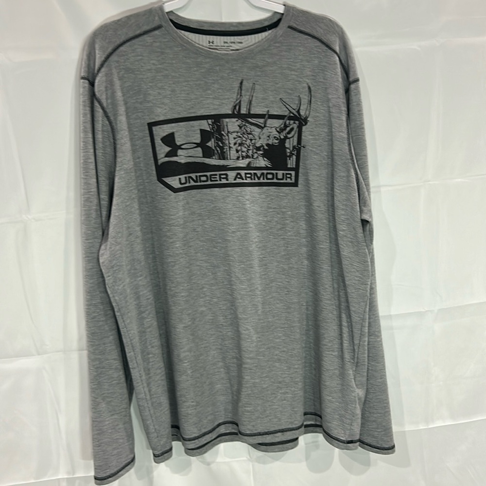 Under Armour men’s long sleeve T-shirt. Size 2 XL.
